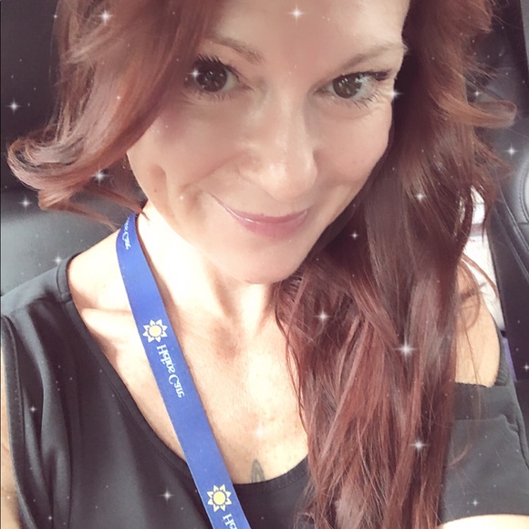 Meet your Posher, Elizabeth - Picture 1 of 4